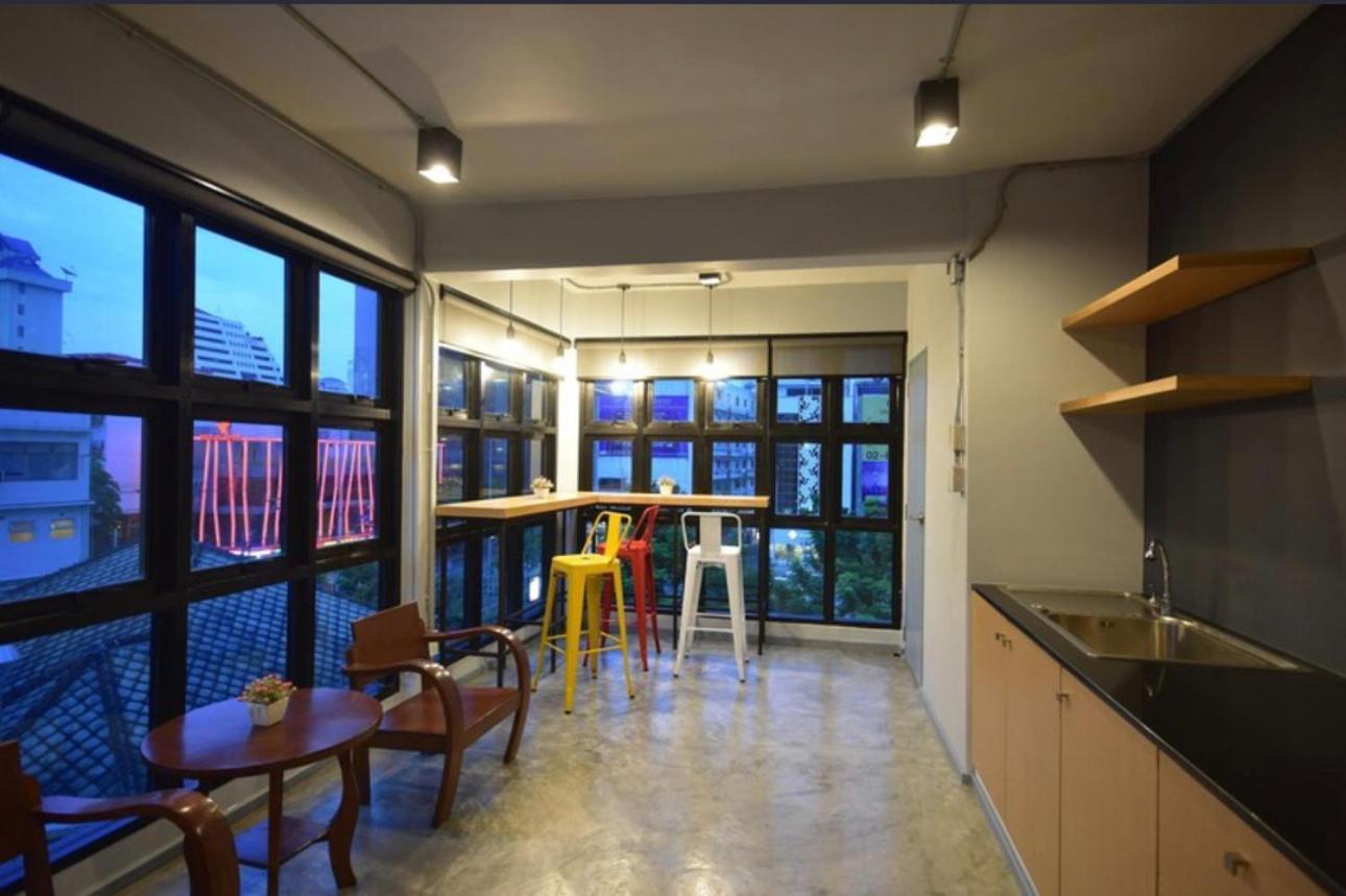 Bangkok Silom Chat Box Hostel Exterior photo