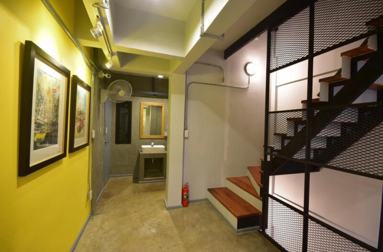 Bangkok Silom Chat Box Hostel Exterior photo