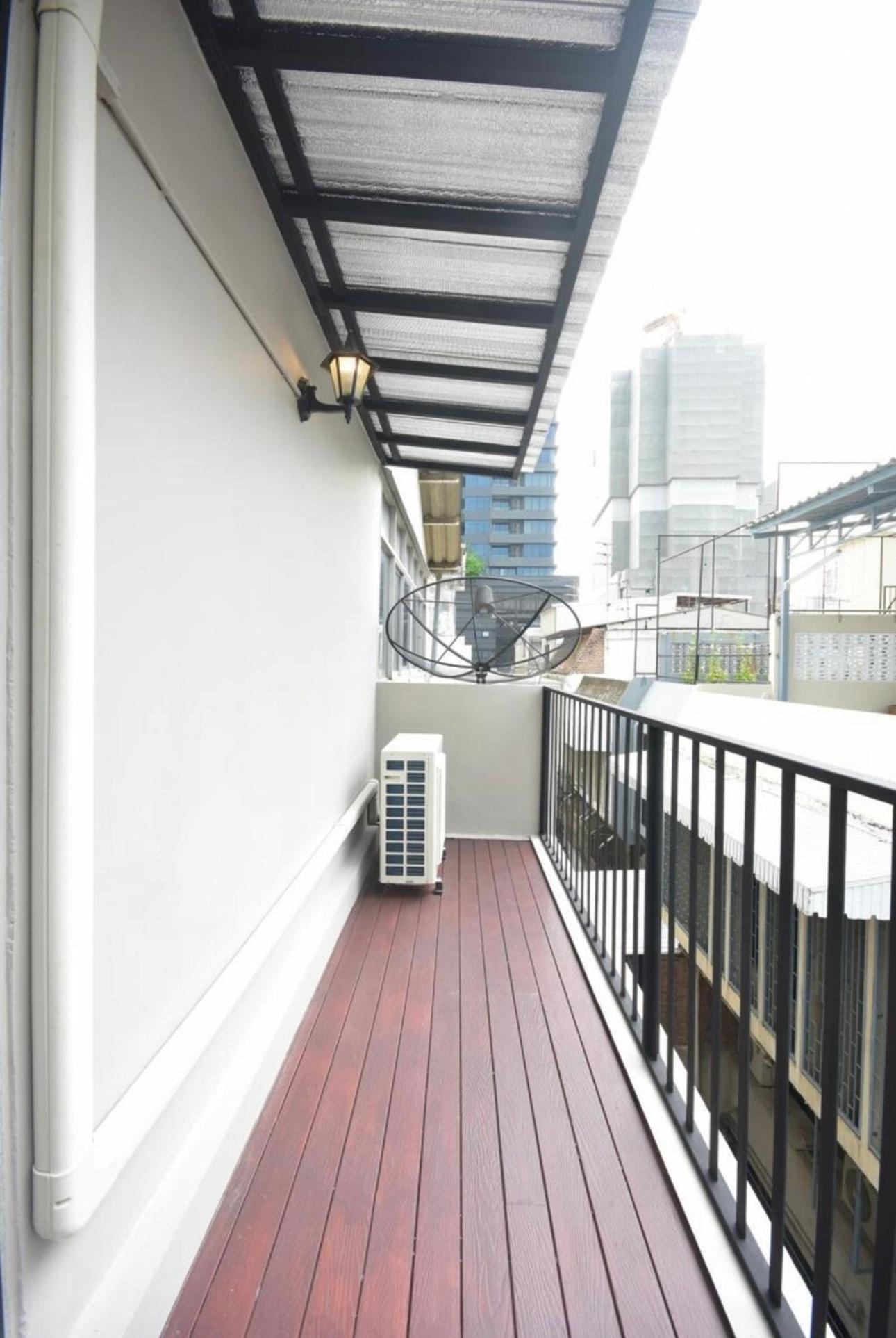 Bangkok Silom Chat Box Hostel Exterior photo