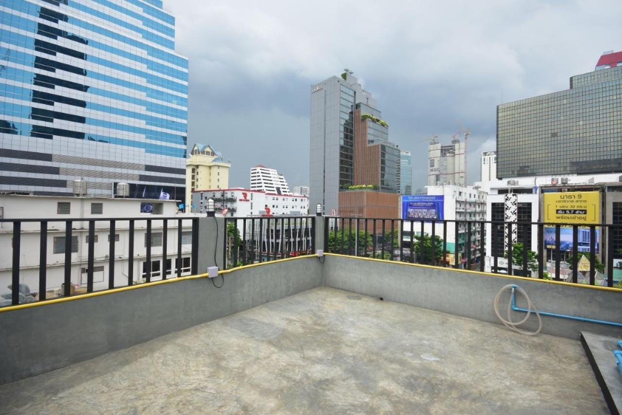 Bangkok Silom Chat Box Hostel Exterior photo