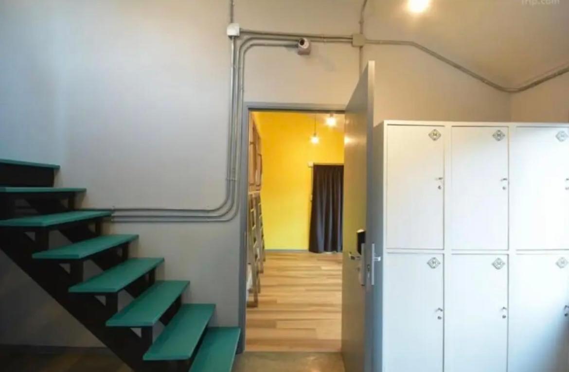 Bangkok Silom Chat Box Hostel Exterior photo