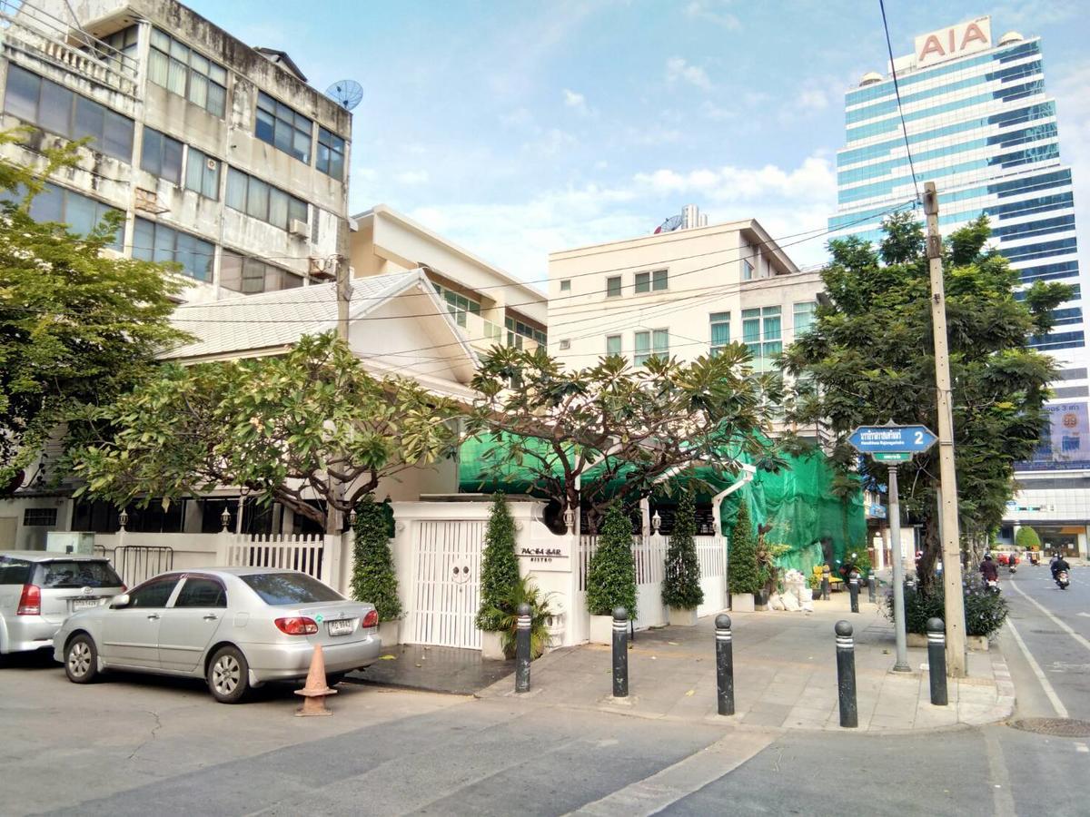 Bangkok Silom Chat Box Hostel Exterior photo